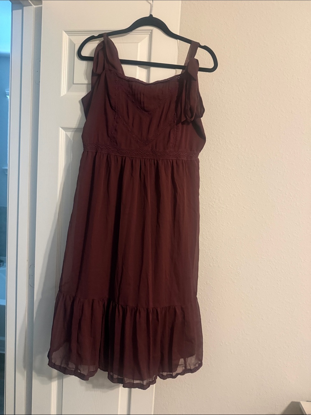Abercrombie & Fitch Burgundy Tie-Shoulder Midi Dress
